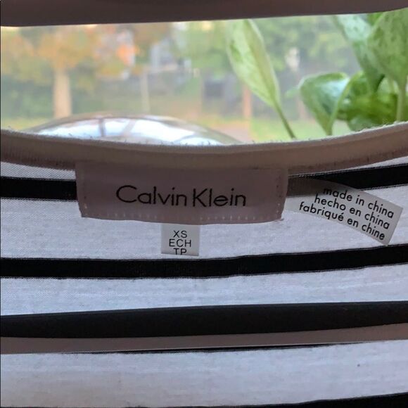 CALVIN KLEIN | Horizontal Stripped Short Sleeve Shirt - Picture 2 of 4
